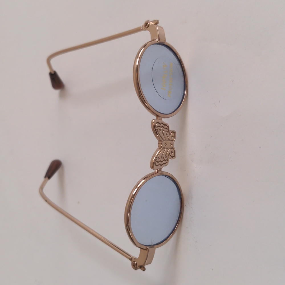 Doggie eyewear